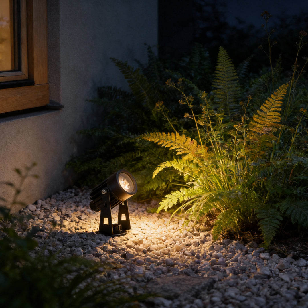 Solar Multi-Head Spotlight | 270° Landscape Tree Light